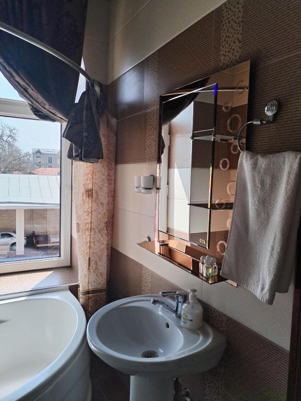 Guest House "Rohat Lux" Samarkanda Zewnętrze zdjęcie